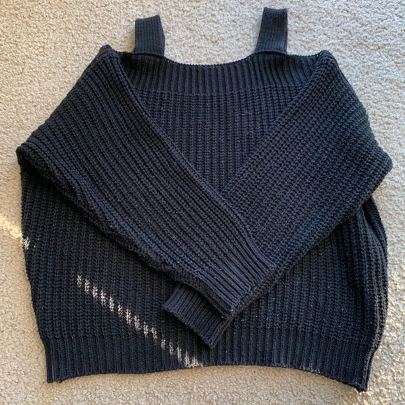 Off-shoulder black sweater - Picture 2 of 5